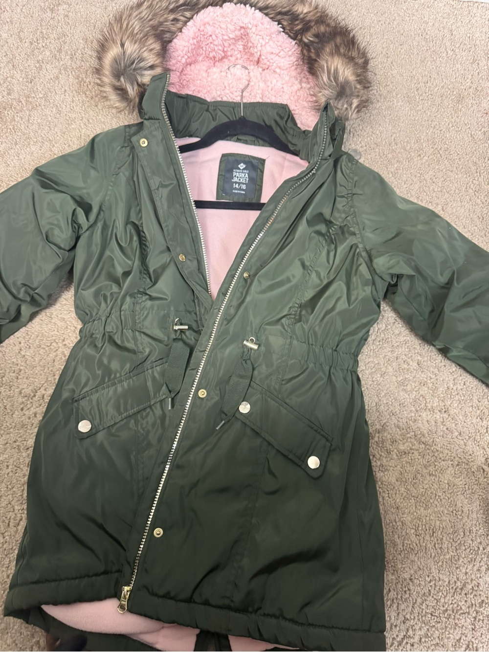 Member’s Mark Girls Parka Jacket 14/16 (L) | Olive Green Faux Fur Hood Coat - Picture 8 of 10